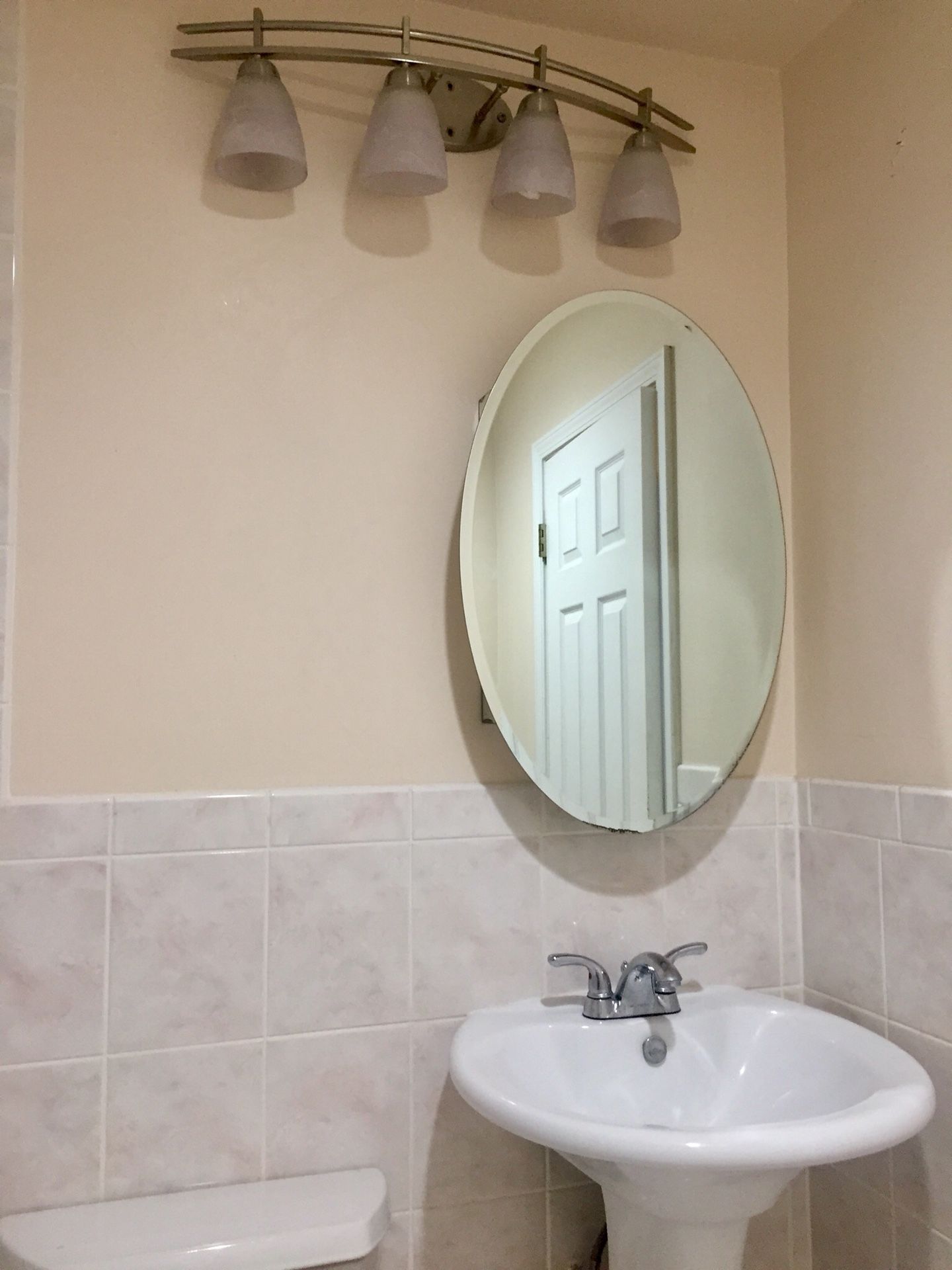 Bathroom mirror/cabinet