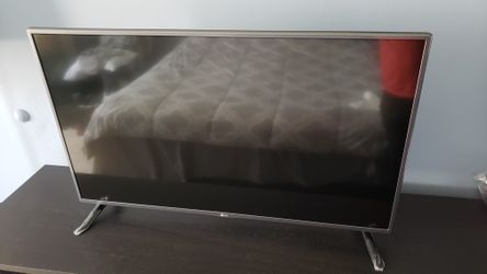 LG 42LF5600 42" 1080p Class LED HDTV