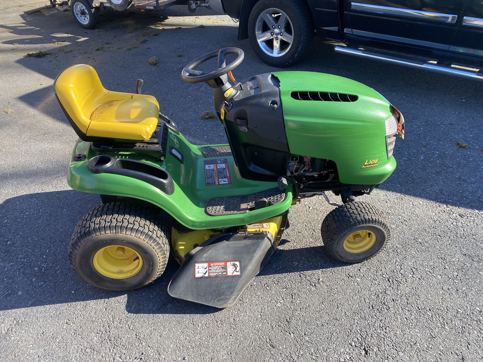 John Deere L108 Mower