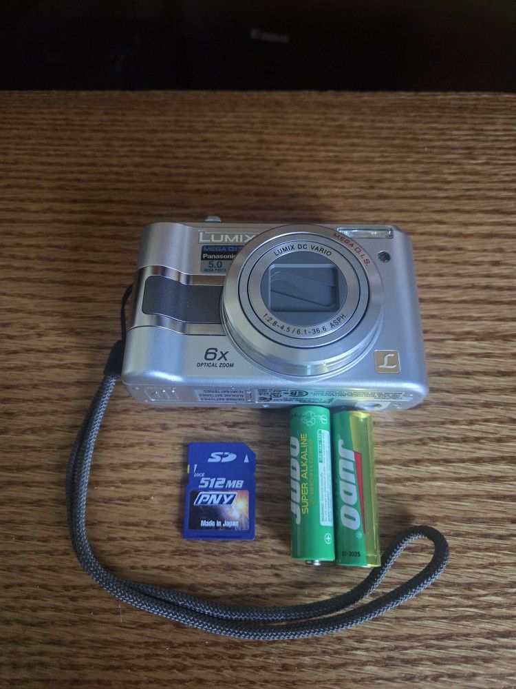 Panasonic LUMIX DMC-LZ3 5.0MP Digital Camera - Silver - Tested & Working