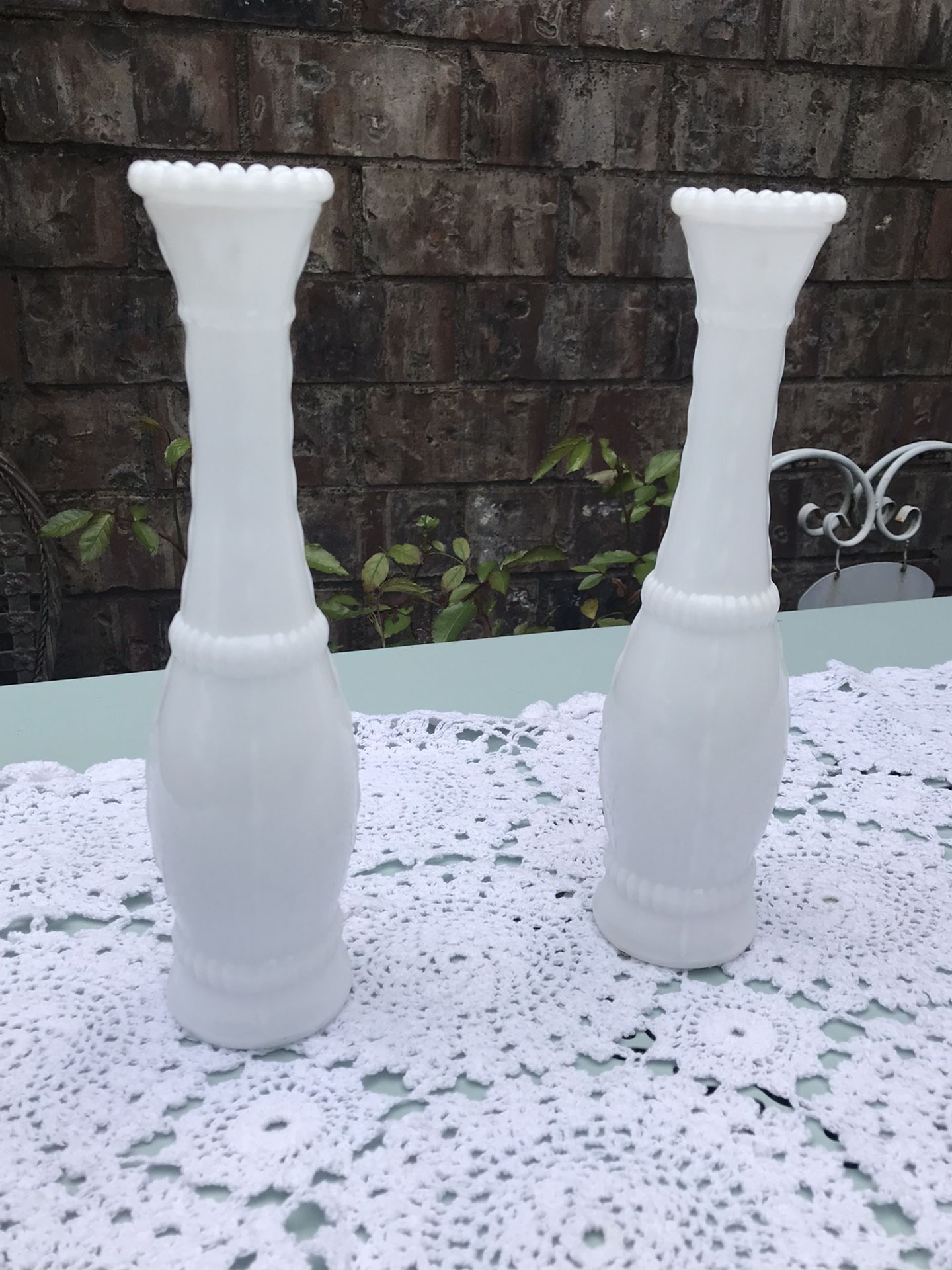 Vintage White Milk Glass Bead And Stitch Pattern Bud Vases 10.5”