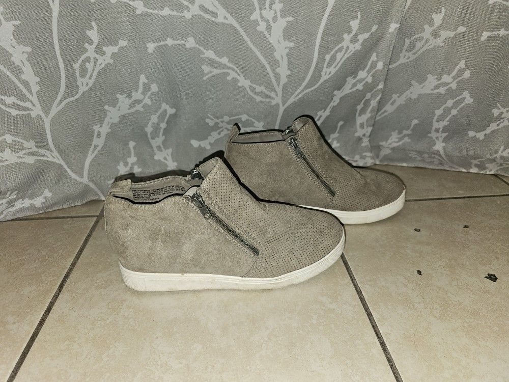 Women's Boot Sneaker