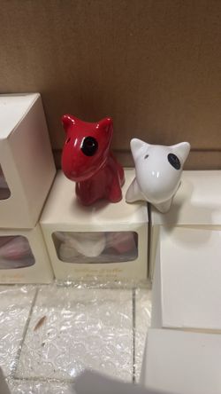 Party favor- dogs salt and pepper shaker