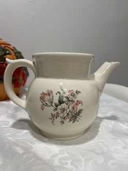 Vintage Floral Teapot/No lid