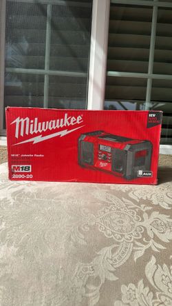 Milwaukee job site radio