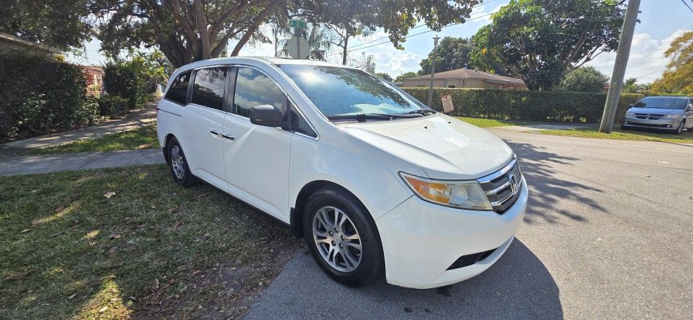 HONDA ODYSSEI 2012 BY OWNER