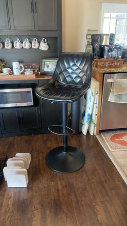 2 Barstools