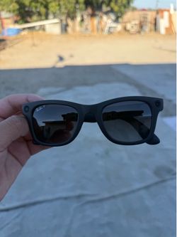 Meta glasses