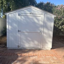 Great Storage Shed with window ! You Come Pick It Up ! 