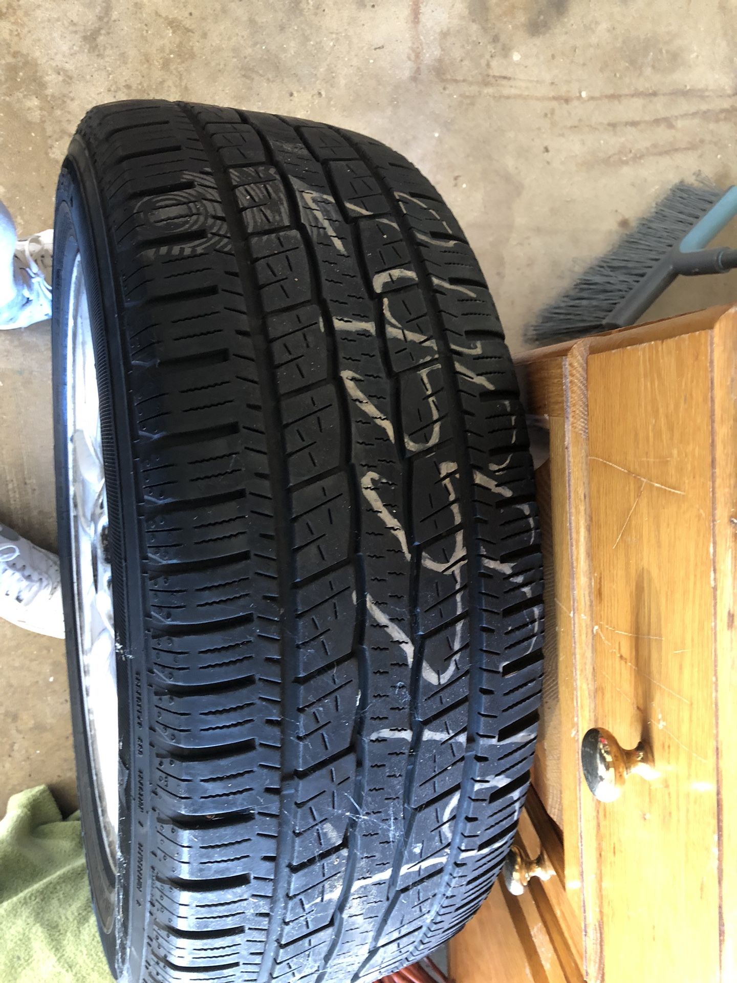 Tire Plus Rim (Range Rover)
