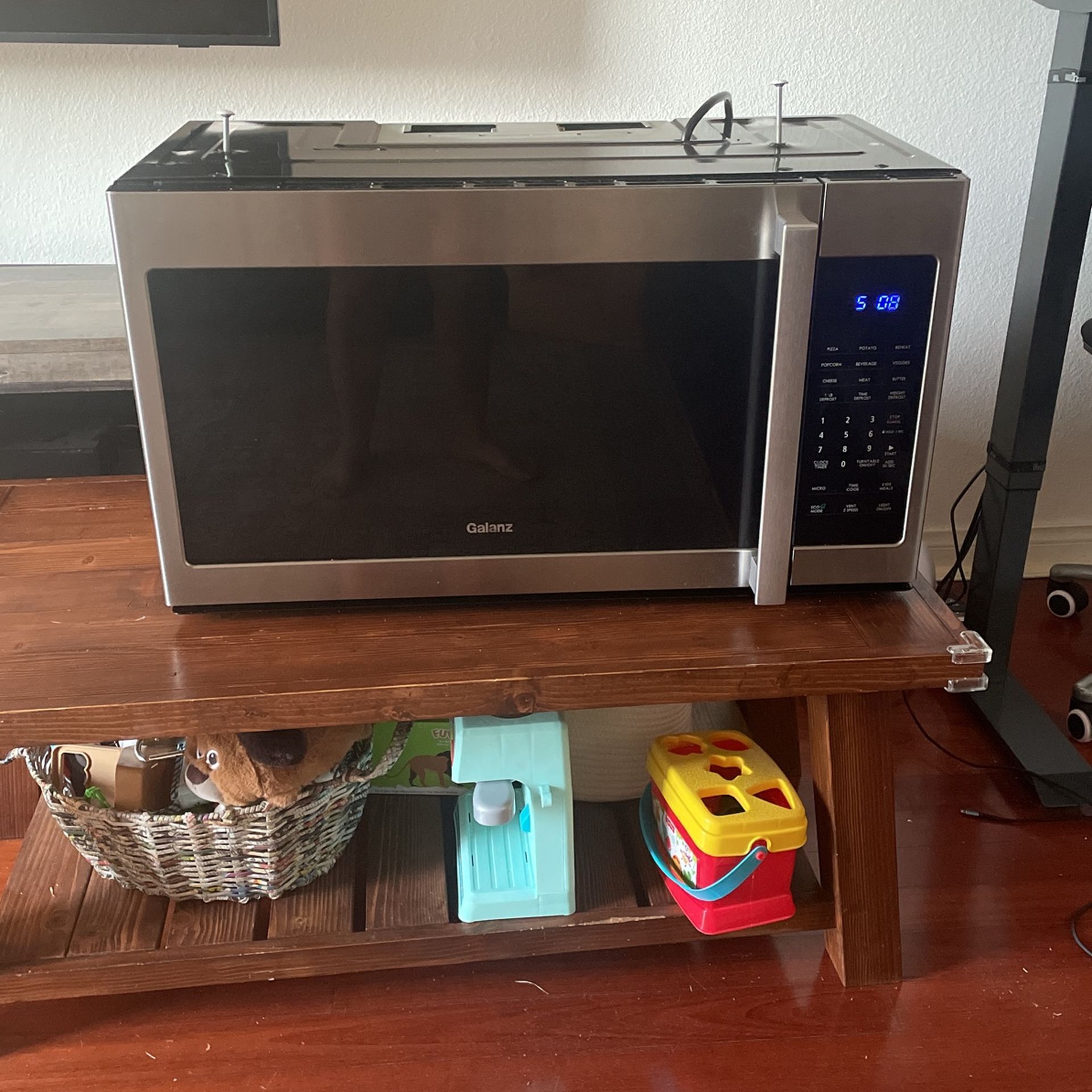 Above Range Microwave With Bracket