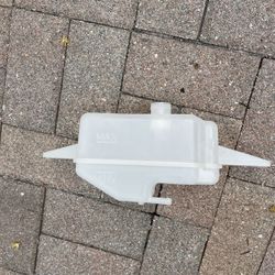 Infiniti Q50 Coolant Reservoir 