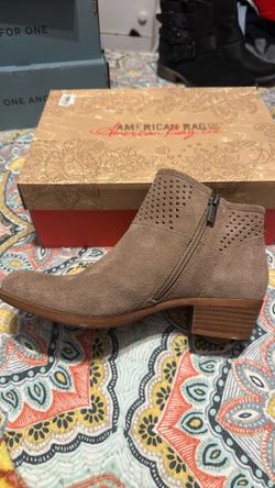 Lucky Brand size 6 women’s brown boots