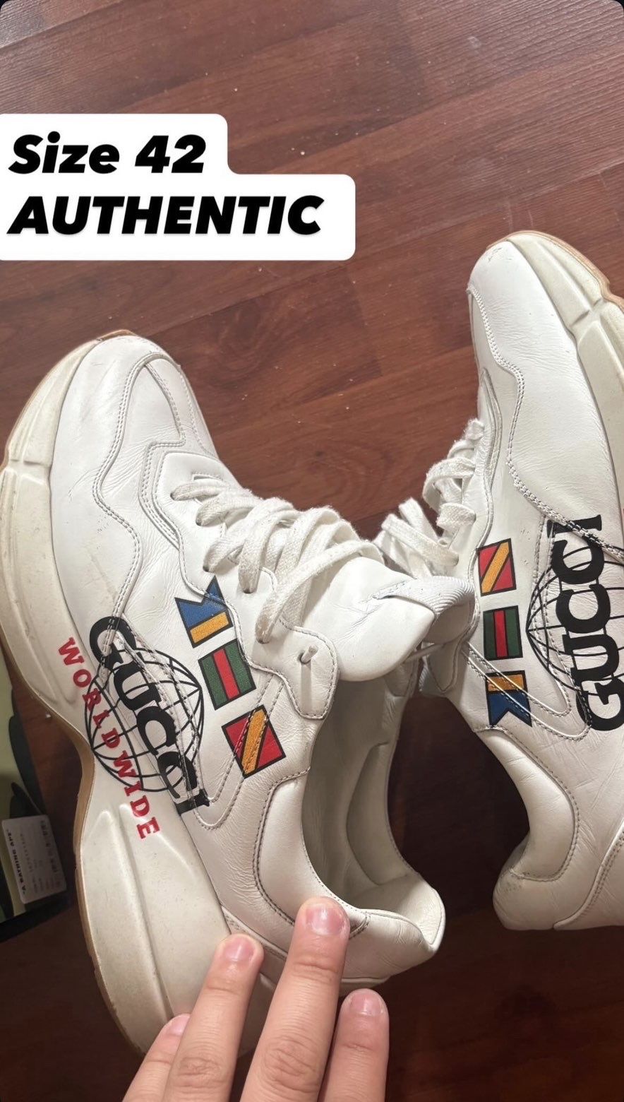 Gucci Shoes Size 42