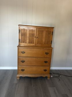 Dresser / Cabinet