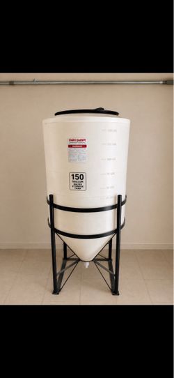 Chem-Tainer 150 Gallon Water Storage Tank