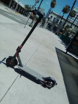 NEW Electric scooter...Will Trade For A Gaming System and sum cash