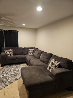 LARGE GRAY SECTIONAL COACH