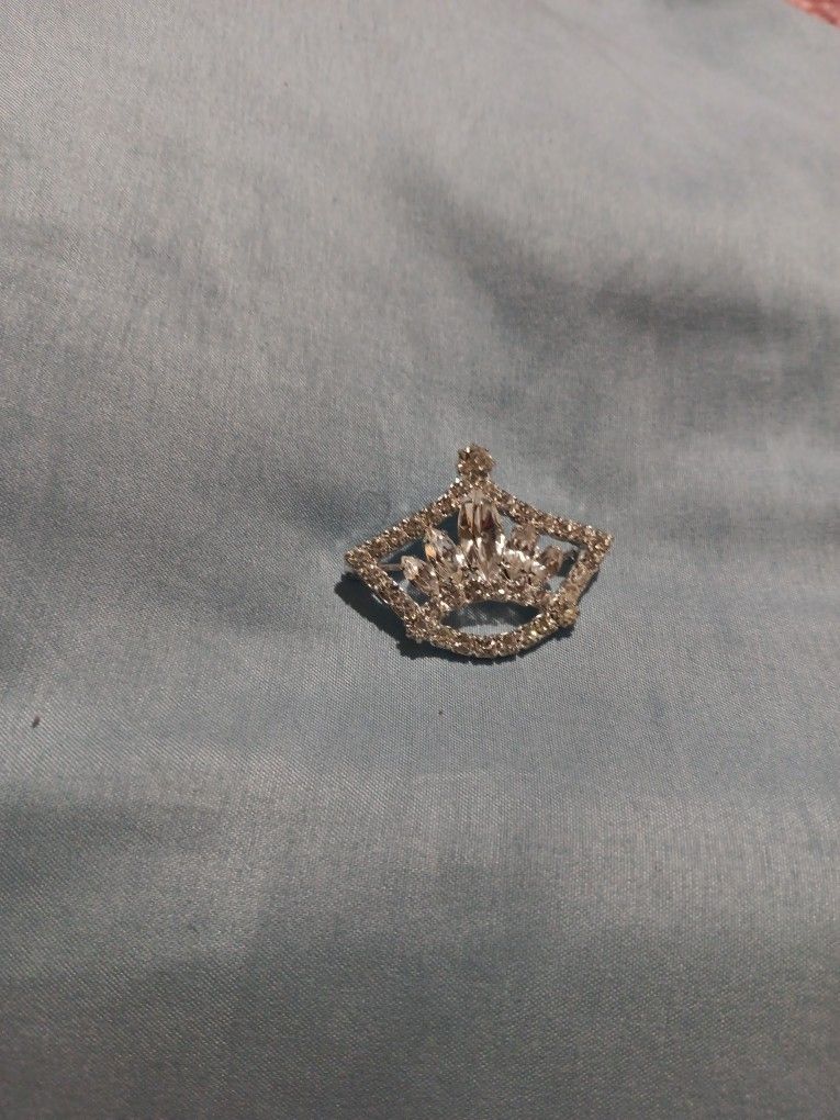 Vintage Crown Brooch