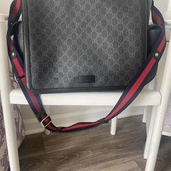 Gucci supreme Messenger Bag