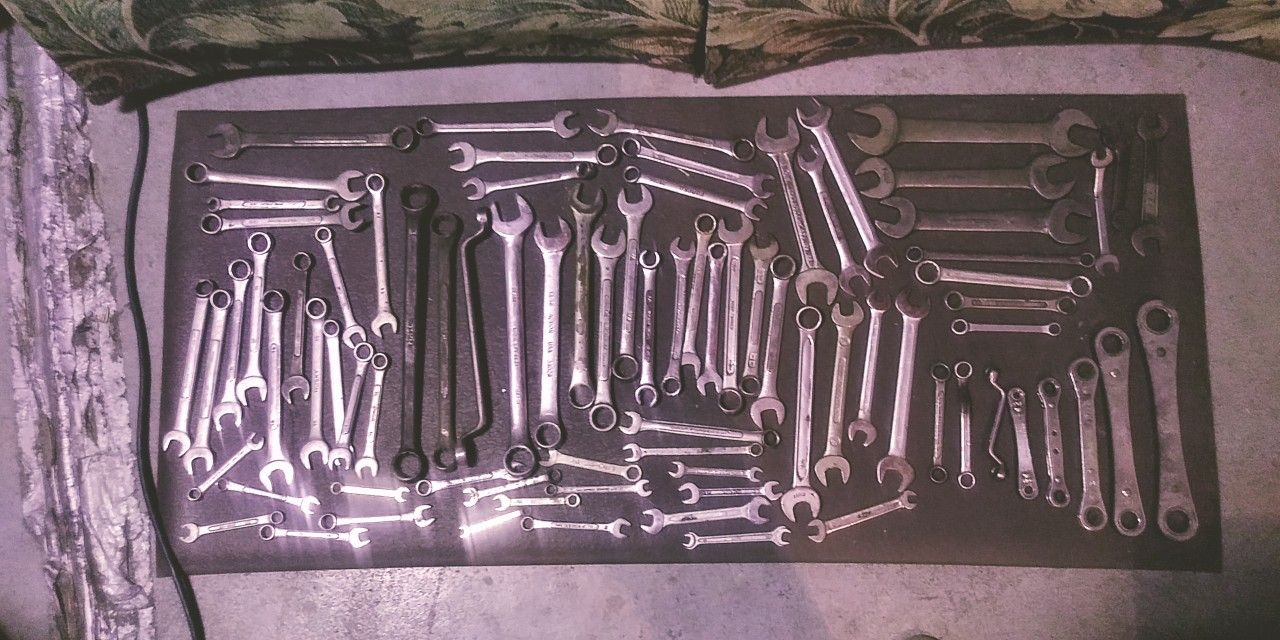 82 USED RANDOM WRENCHES