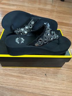 Wedge sandals