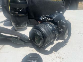 Nikon D3000 camera