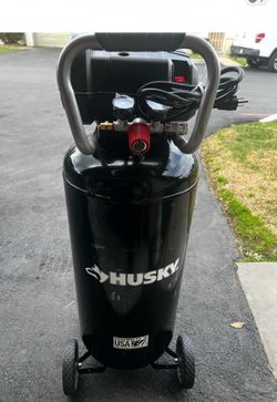 HUSKY AIR COMPRESSOR  20 Gal. 200 PSI Oil Free Portable Vertical Electric Air Compressor