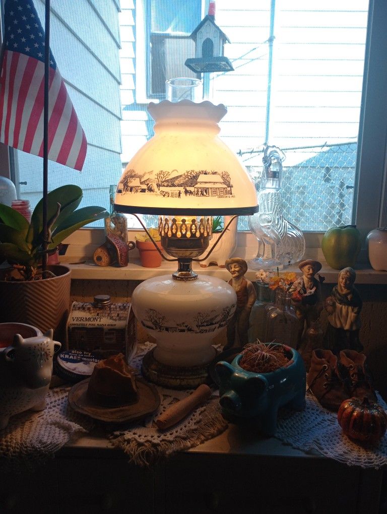 Vintage Currier & Ives Table Lamp , GC , $95.00