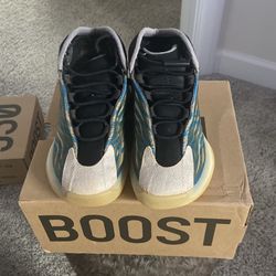 Yeezy QNTM Size 11.5 Kids