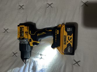 Dewaltt 20v Compact Cordless 1/2 In Hammer Drill Y Bateria 5.0$171 Nuevos