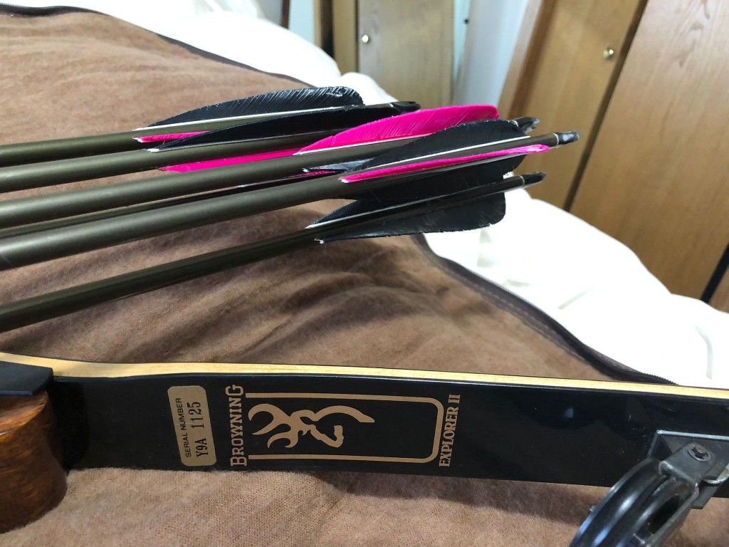 Vintage Bow And Arrow Set With Case