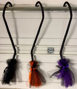 3 Witches Brooms