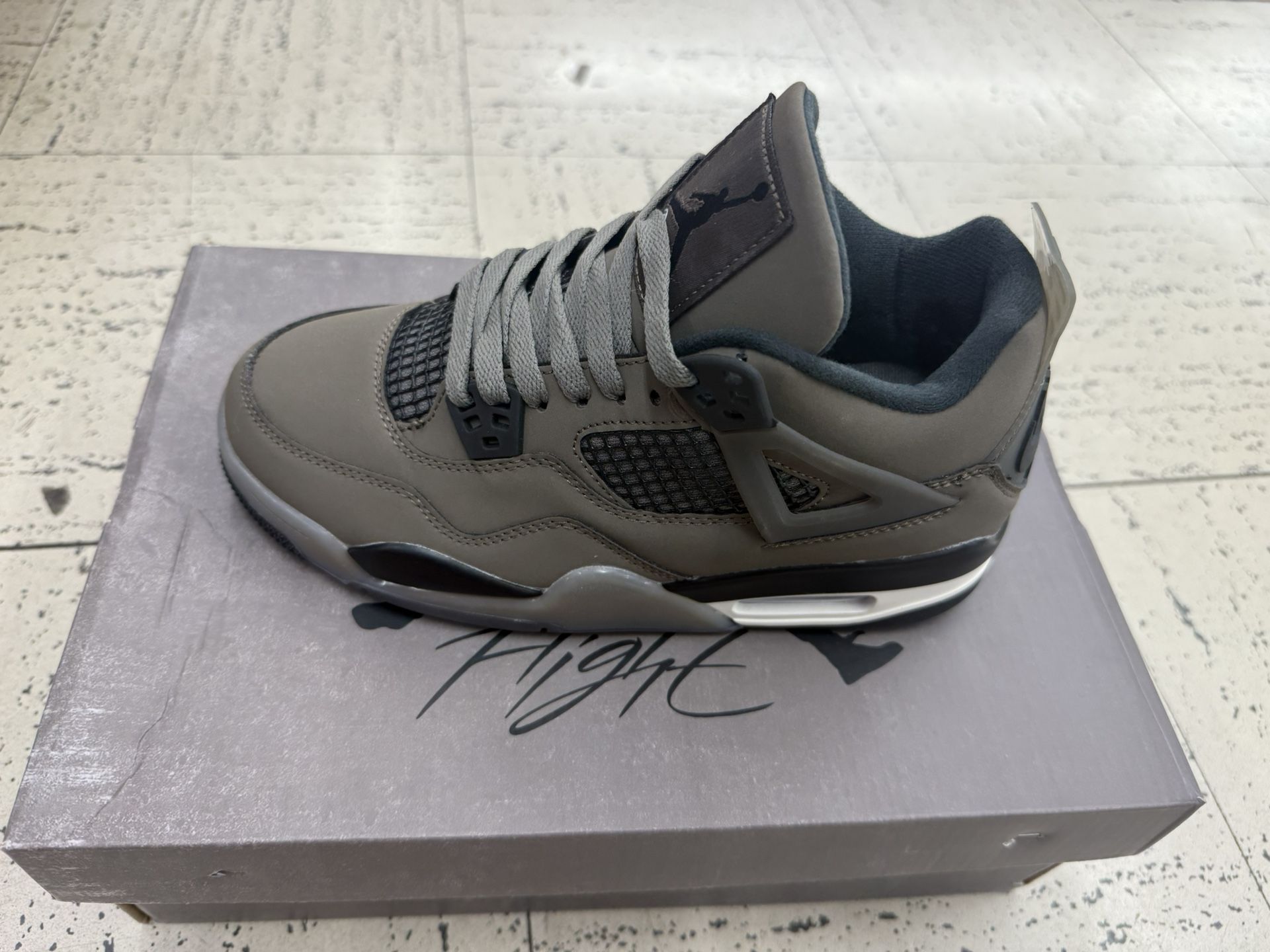 Jordan 4 Retro