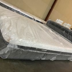 King Size Mattress Stearns&foster Memory Foam Hybrid 