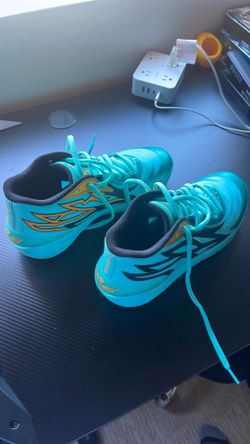 Lamelo basketball shoes size 11
