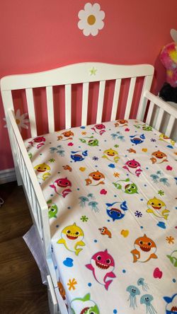 Toddler bed with mattress