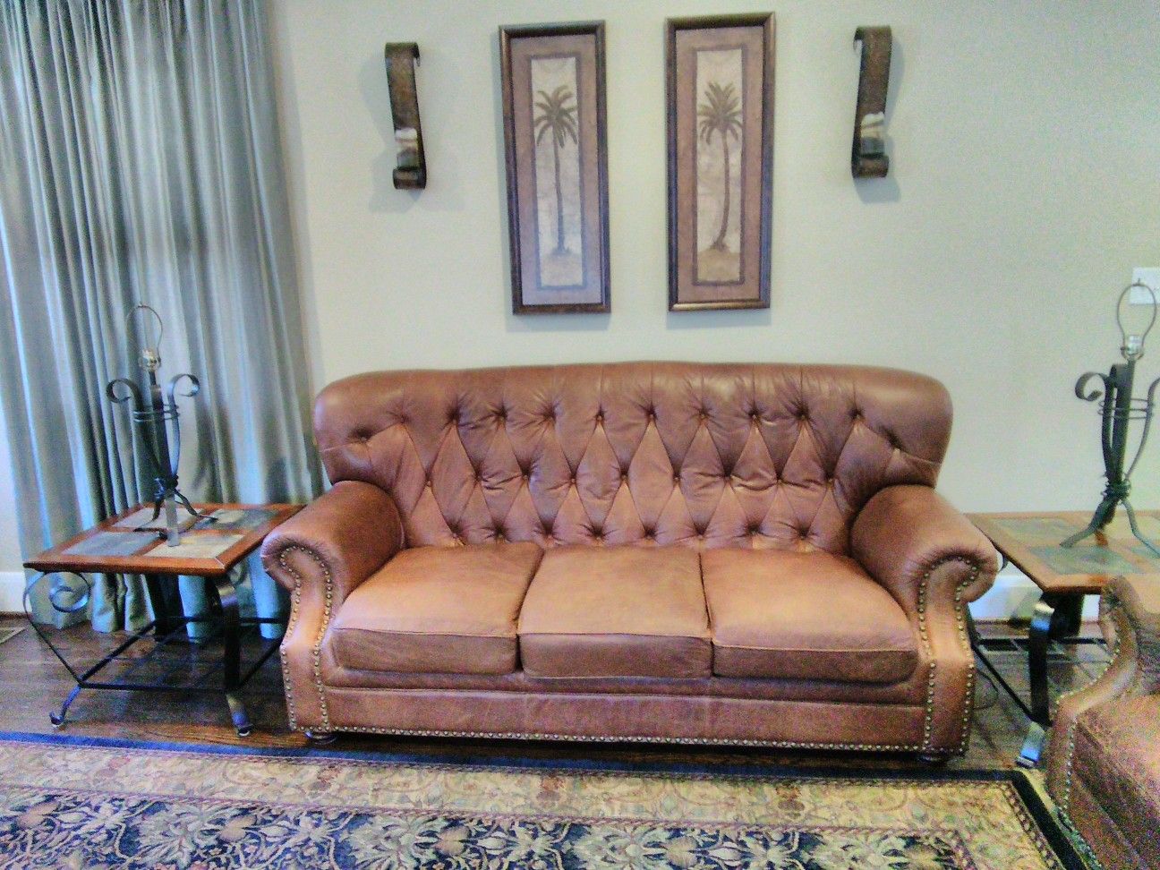 Furniture; sofa & loveseat; leather