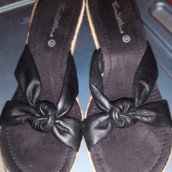 "Thom McAn" Wedge Sandals (Size 8)