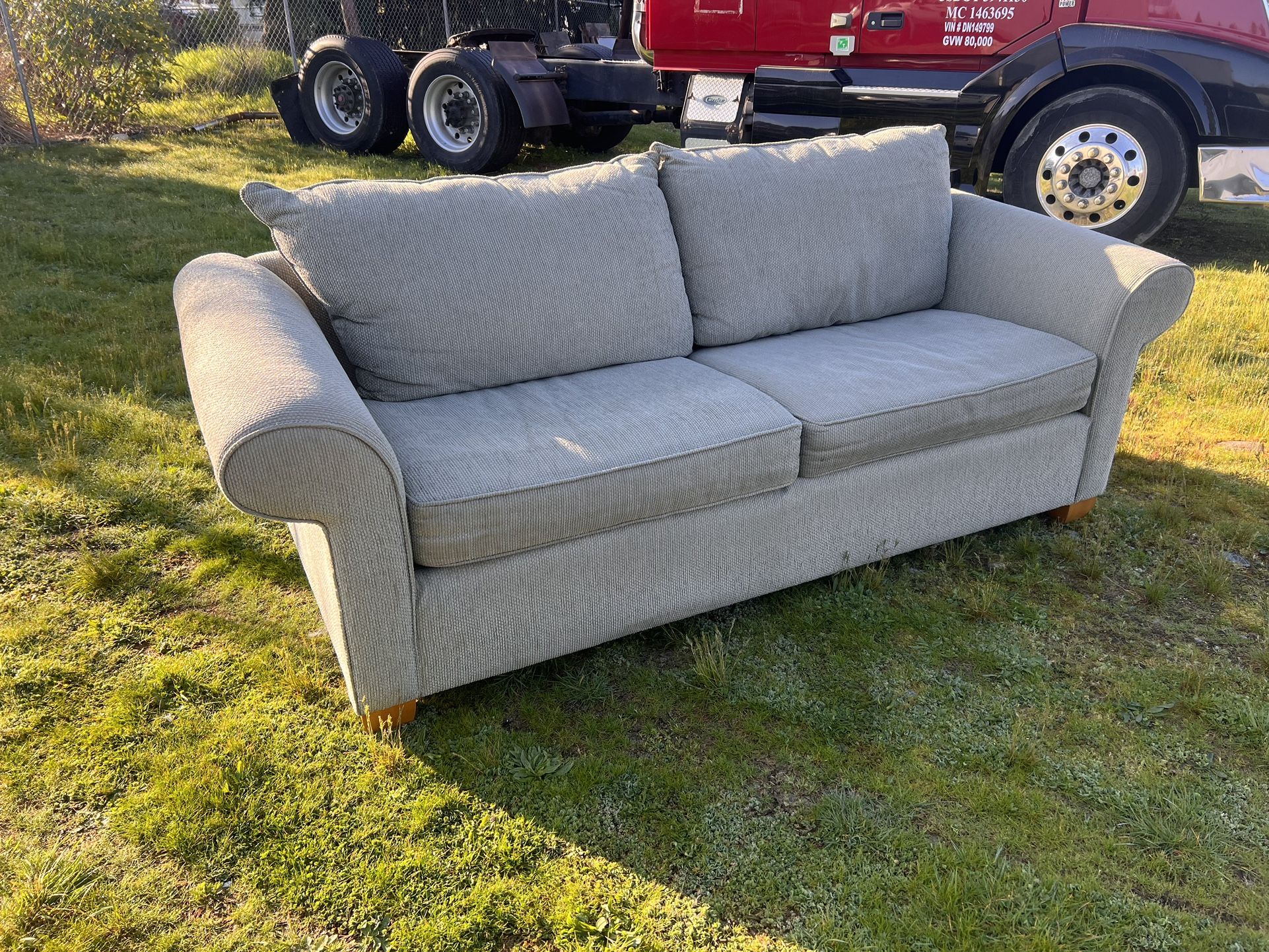 Sofa/ Couch 