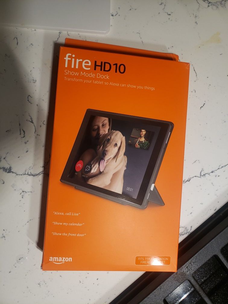 Fire HD 10 charging dock and stand.