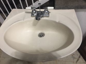 PEDISTAL sink with faucet