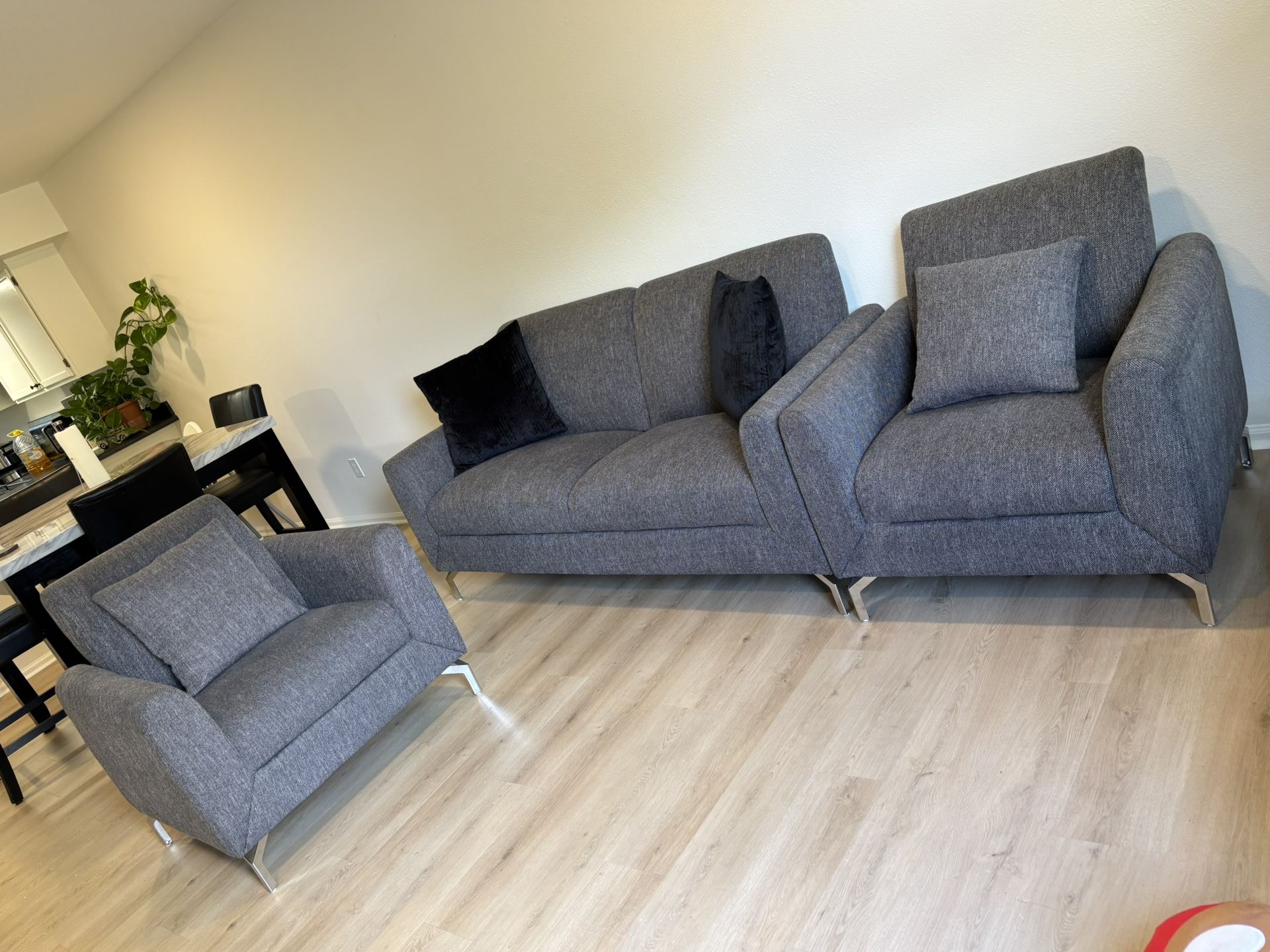 Sofa Set With 2 Chairs