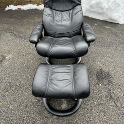 Ekornes Stressless Black Leather Recliner Chair Medium "Consul" Model MCM Vintage