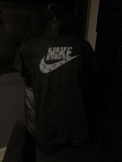 Unisex  Nike t-shirt adult size small