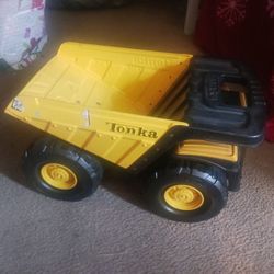 Tonka Dump Truck 