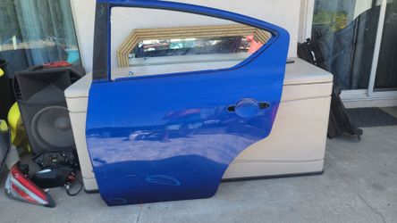 2013 - 2019 NISSAN VERSA LEFT REAR DOOR SHELL DRIVER SIDE USED OEM . YD