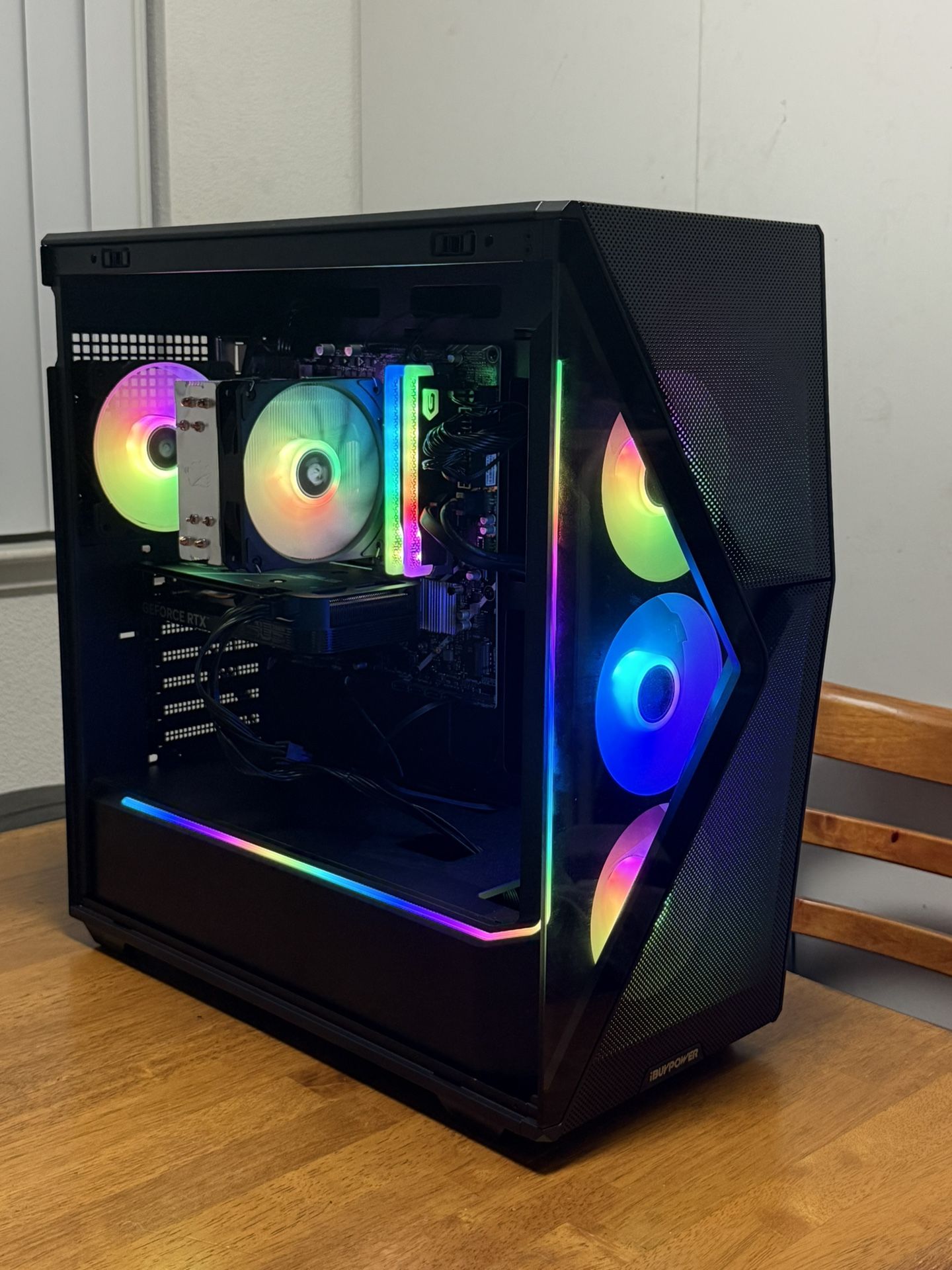 Gaming PC / i7 14700f / RTX 4060 / 32GB