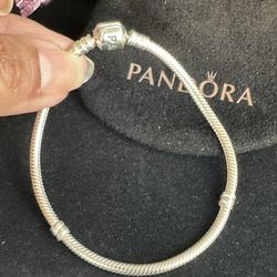 Authentic 925 Sterling Silver Pandora Ale Snake Chain Bracelet , 7.5 In . , Marked S925 Ale Inside Barrel Closure . 14 Grams , 
