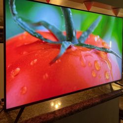 TCL 65 PULGADAS CLASS 6-SERIES 4K UHD DOLBY VISION HDR ROKU SMART TV - 65R615